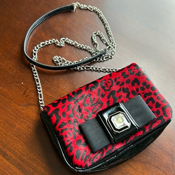 White House Black Market evening bag red and black long shoulder chain NWT - Picture 1 of 13